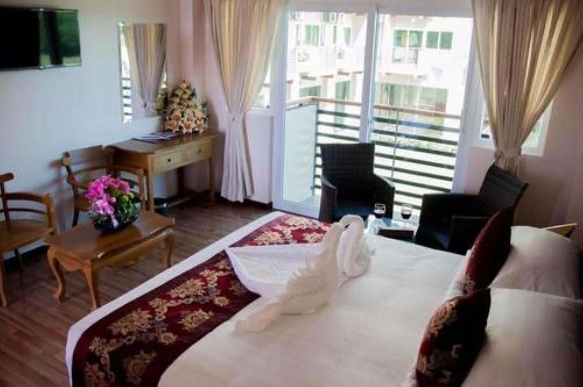 Hotel Sincere Smile Yangón Exterior foto