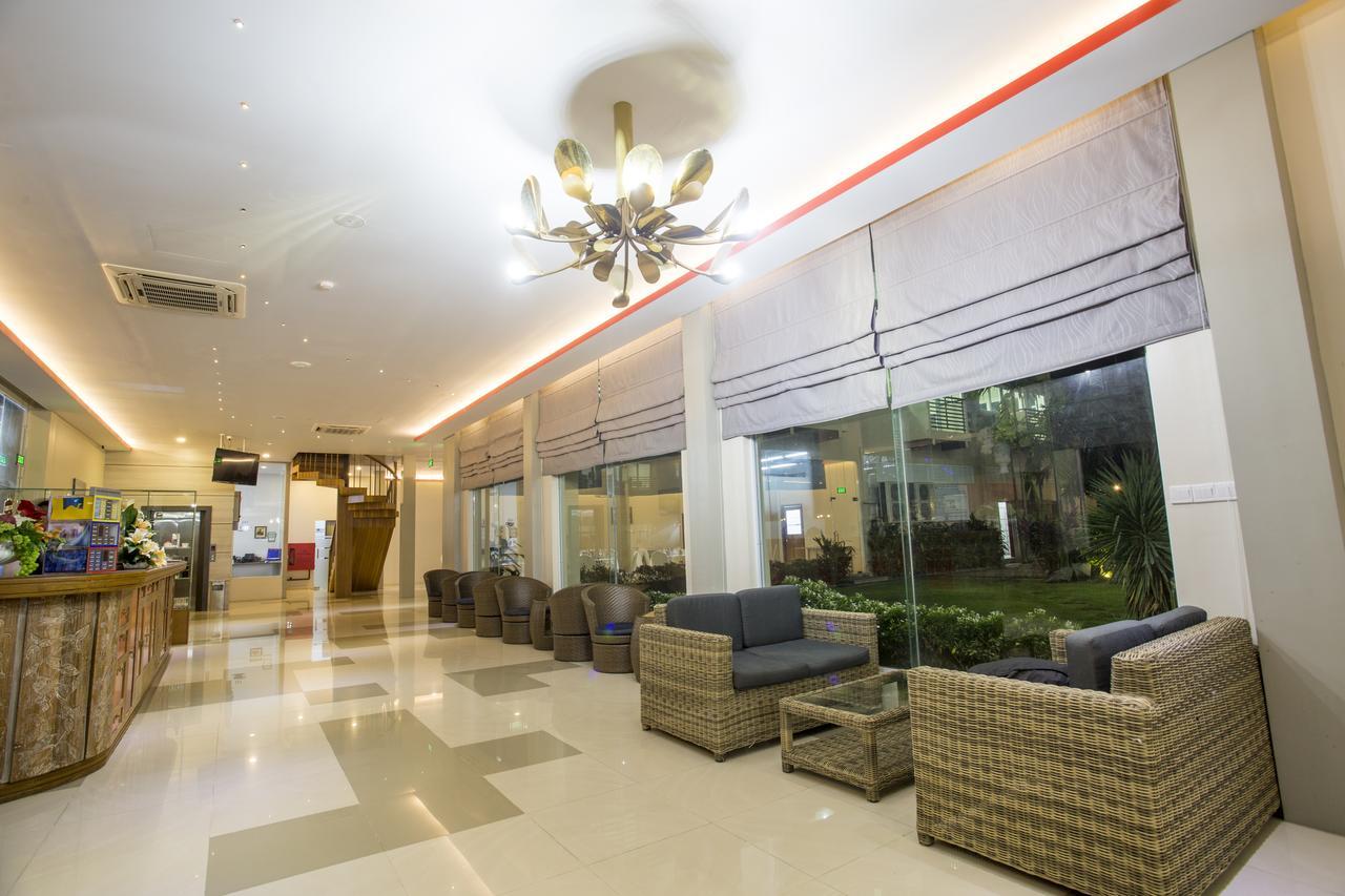 Hotel Sincere Smile Yangón Exterior foto